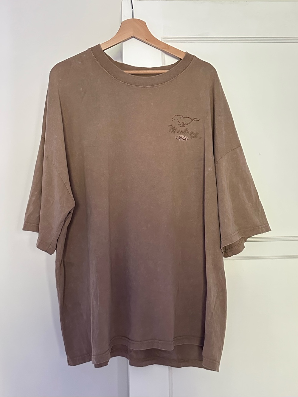 Vintage Ford Mustang Embroidered Tee — Acid Wash Faded Brown, size XL
